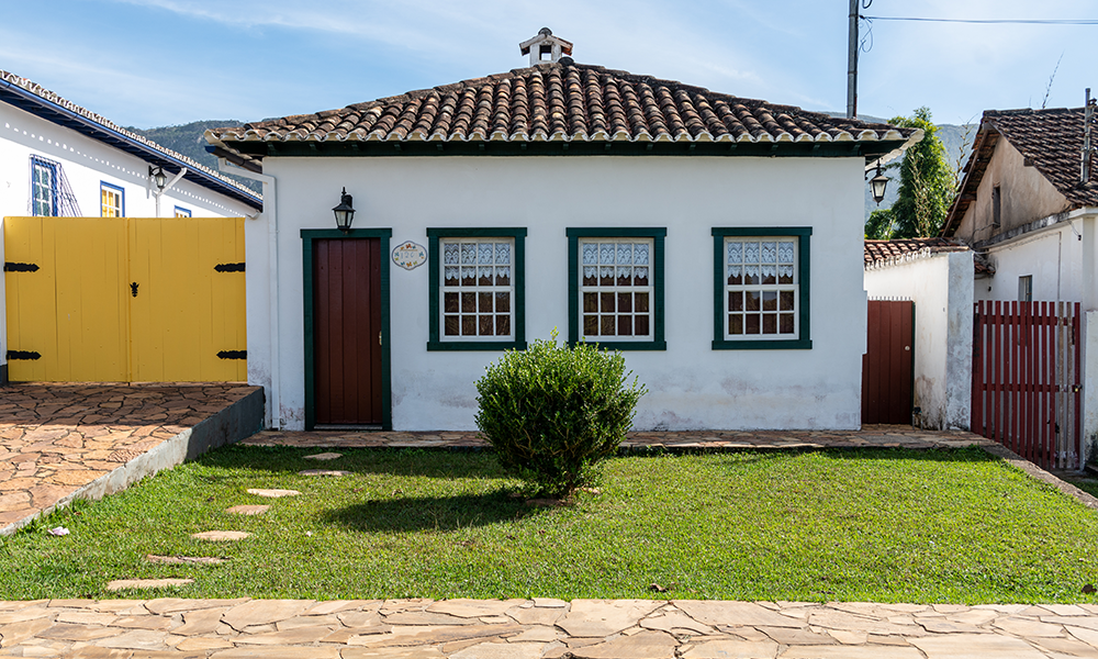 exterior-da-casa-por-edificio